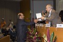 Lluís Albert Bonals recull la distinció Jaume Vicens Vives. Fotografia d'Antonio Zamora