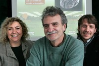 Caterina Sampol, Xavier Messeguer i Roman Roset, de l’spin off de la UPC GenomVisio, han desenvolupat el portal educatiu GenomEdu.