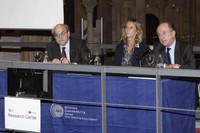 D'esquerra a dreta: el Conseller d’Economia i Coneixement de la Generalitat de Catalunya, Andreu Mas-Colell; la Ministra de Ciència i Innovació, Cristina Garmendia i el president de Repsol,Antonio Brufau
