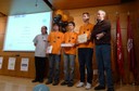 Els estudiants Pol Mauri, Marc Vinyals i Félix Miravé i el professor Salvador Roura reben la medalla d'or al SWERC 2011