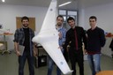 L'equip dels quatre estudiants que han dissenyat i construït el Ranger Drone.