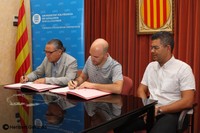 D'esquerra a dreta: Enric Fossas, rector de la UPC; Sergi Mingote, alcalde de Parets del Vallès i Antoni Fernández, director del Consell Industrial de Parets del Vallès.