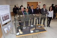 D’esquerra a dreta, Julio Rubio García, rector de la Universitat de la Rioja; Ángel Luis Rubio, degà de la Facultat de Ciència i Tecnologia; Núria Castell, degana de la FIB; i el comissari de la mostra, Joan Antoni Pastor Collado, professor de la FIB i de la UOC, en la inauguració de l’exposició, el 16 de maig a la Universitat de La Rioja.