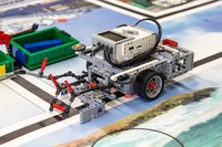 Robot construït amb la tecnologia LEGO® MINDSTORMS®