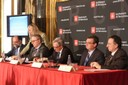 D'esquerra a dreta: Fernando Orejas, vicerector de Política de Recerca de la UPC; Dídac Ramírez, rector de la UB; Xavier Trias, alcalde de Barcelona; David Norton, vicerector de Recerca de la UF i Antoni Roca, director adjunt de l'ICGC. 