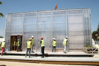 Imatge de la construcció del prototip RESSÒ a La Cité du Soleil (París, França) durant la competició Solar Decathlon Europe 2014.