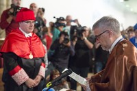 Mateo Valero, investido doctor ´honoris causa´ por la Universidad de Granada. Copyright: Universidad de Granada.