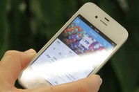 Brillo de una pantalla de un dispositivo móvil. 