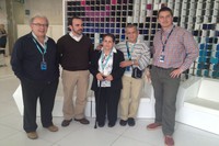 De izquierda a derecha: Joan Cabestany, investigador de la UPC y director del Centre Tecnológico de Recerca para la Dependencia y la Vida Autónoma (CETpD); Alejandro Rodríguez, geriatra e investigador del Consorcio Sanitario del Garraf; María Cruz García, paciente que ha participado en la prueba piloto a España y su hermano; y Jordi Rovira, Research and Development Staff Member eHealth de Telefónica I+D