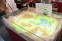 Mapa de relieve realizado mediante la manipulación manual de un cajón de arena.