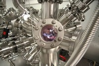 Equipamiento de ultra alto vacío para hacer espectroscopia fotoelectrónica de rayos X del Centro de Investigación en Ciencia e Ingeniería multiescala de Barcelona.
