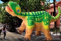 El dinosaurio PLEO es una mascota inteligente que simula la reproducción de estos reptiles. 