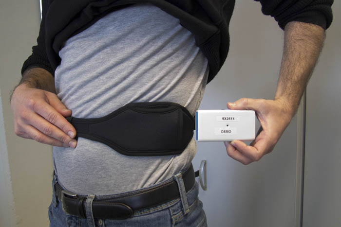 sistema de sensors rempark dins del cinturó de material biocompatible per anar adossat a la cintura del pacient