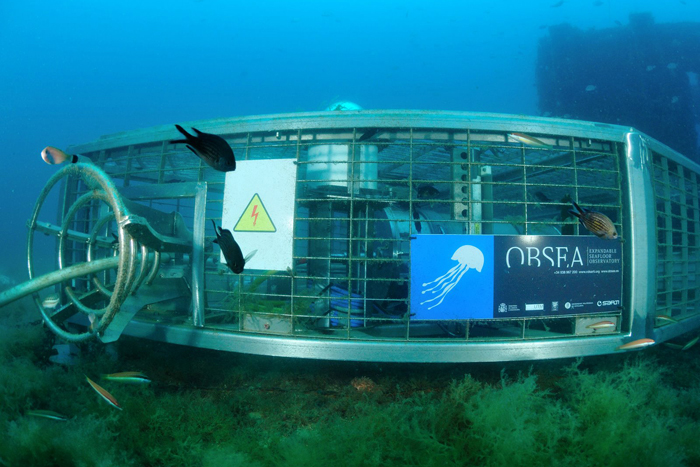 una imatge de l'obsea, la única estació submarina de l'estat